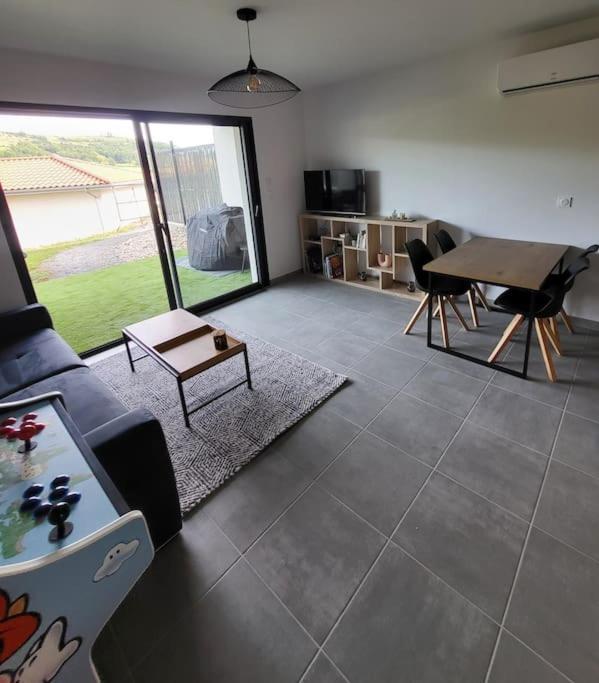 Rez-De-Jardin De Maison Avec Spa Et Borne D'Arcade Aurillac Eksteriør billede